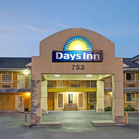 Days Inn By Wyndham Marietta White Water Kültér fotó