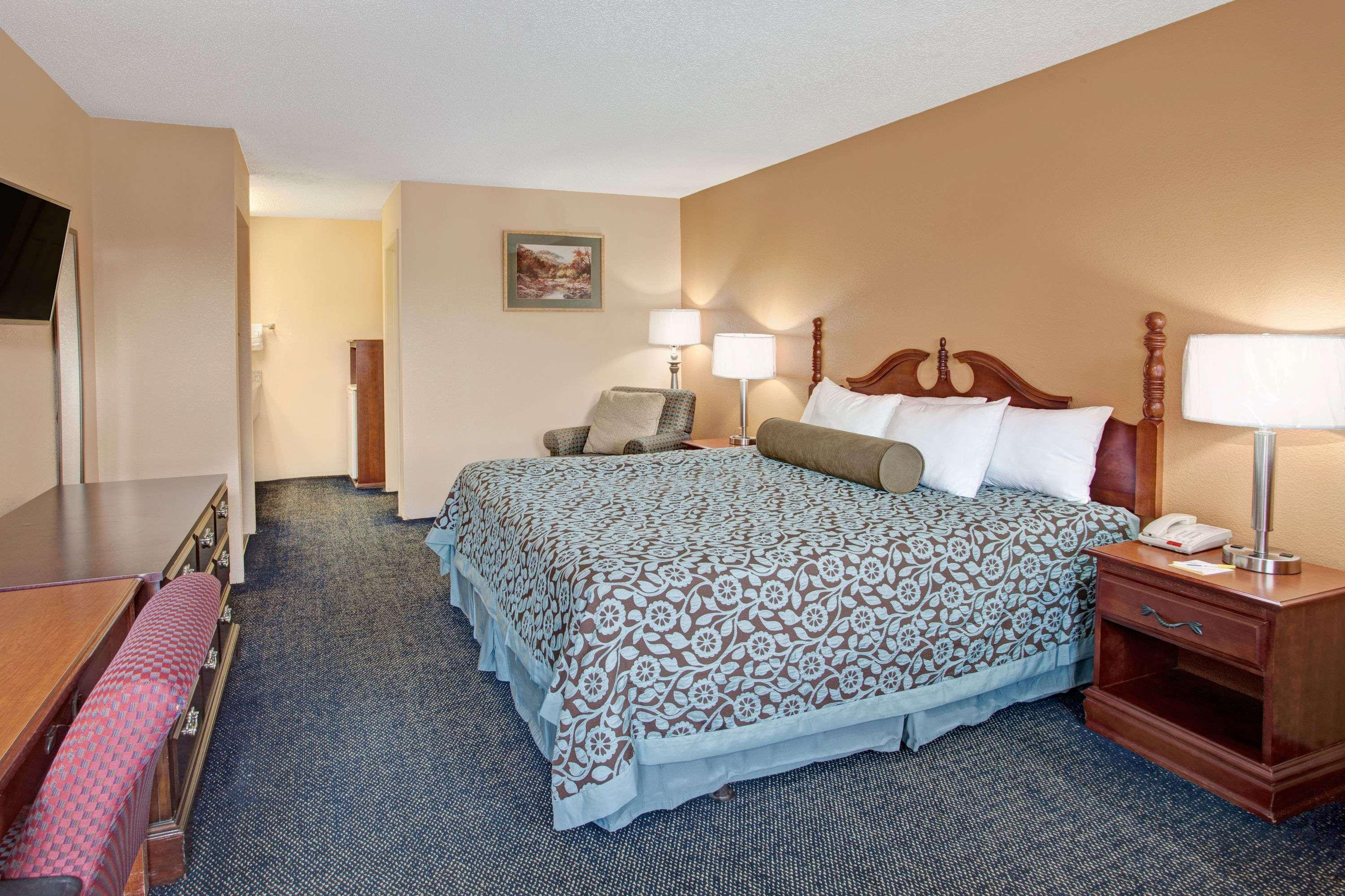 Days Inn By Wyndham Marietta White Water Kültér fotó
