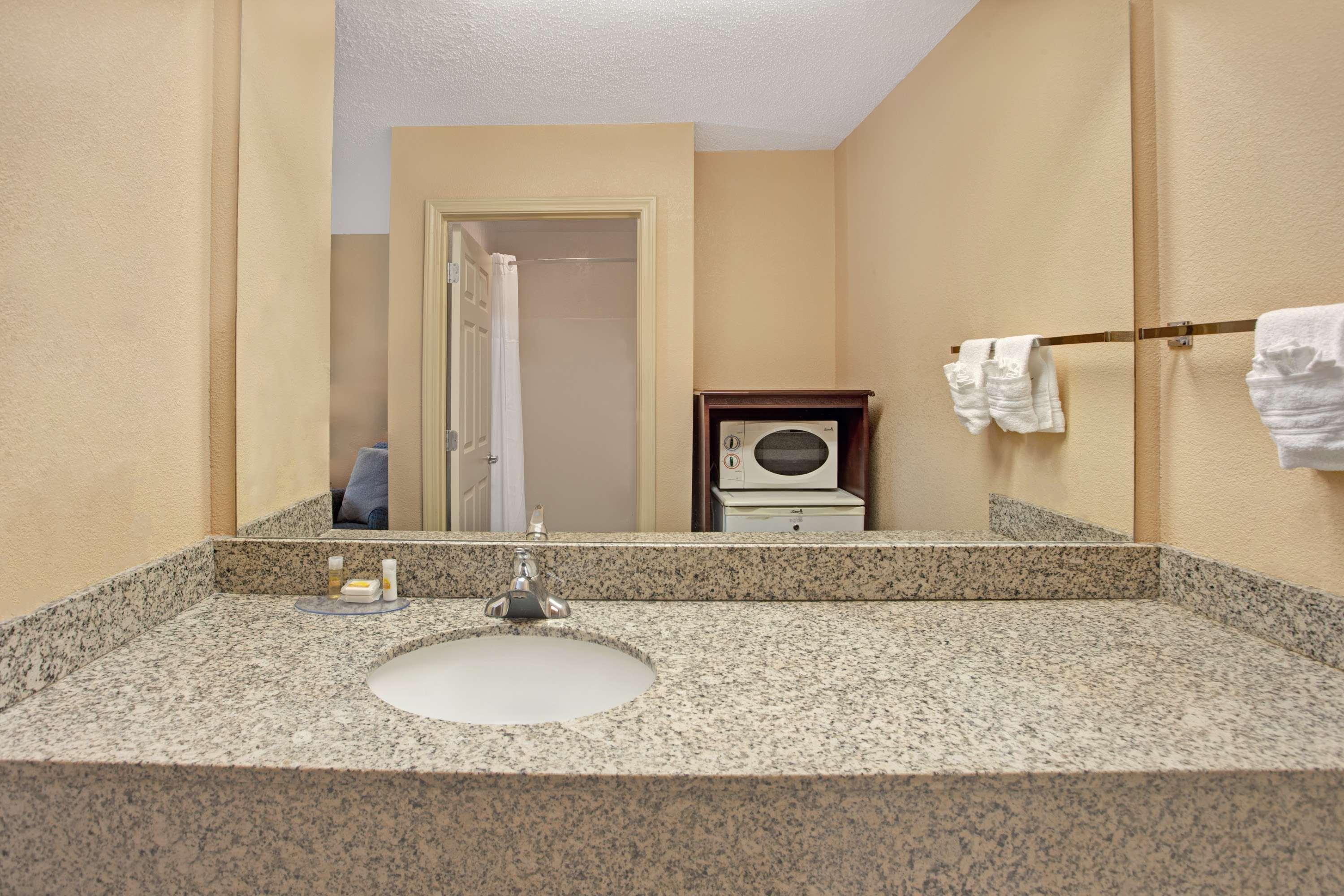 Days Inn By Wyndham Marietta White Water Kültér fotó