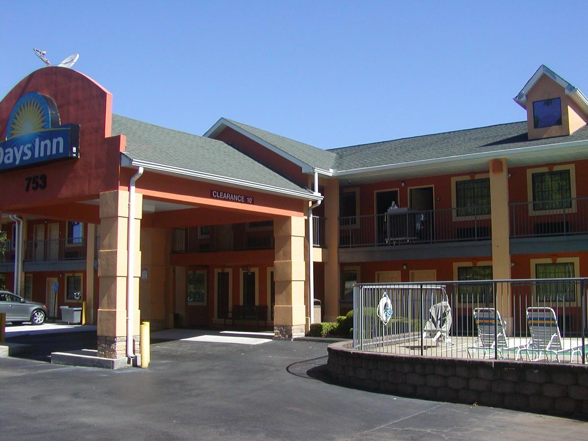 Days Inn By Wyndham Marietta White Water Kültér fotó