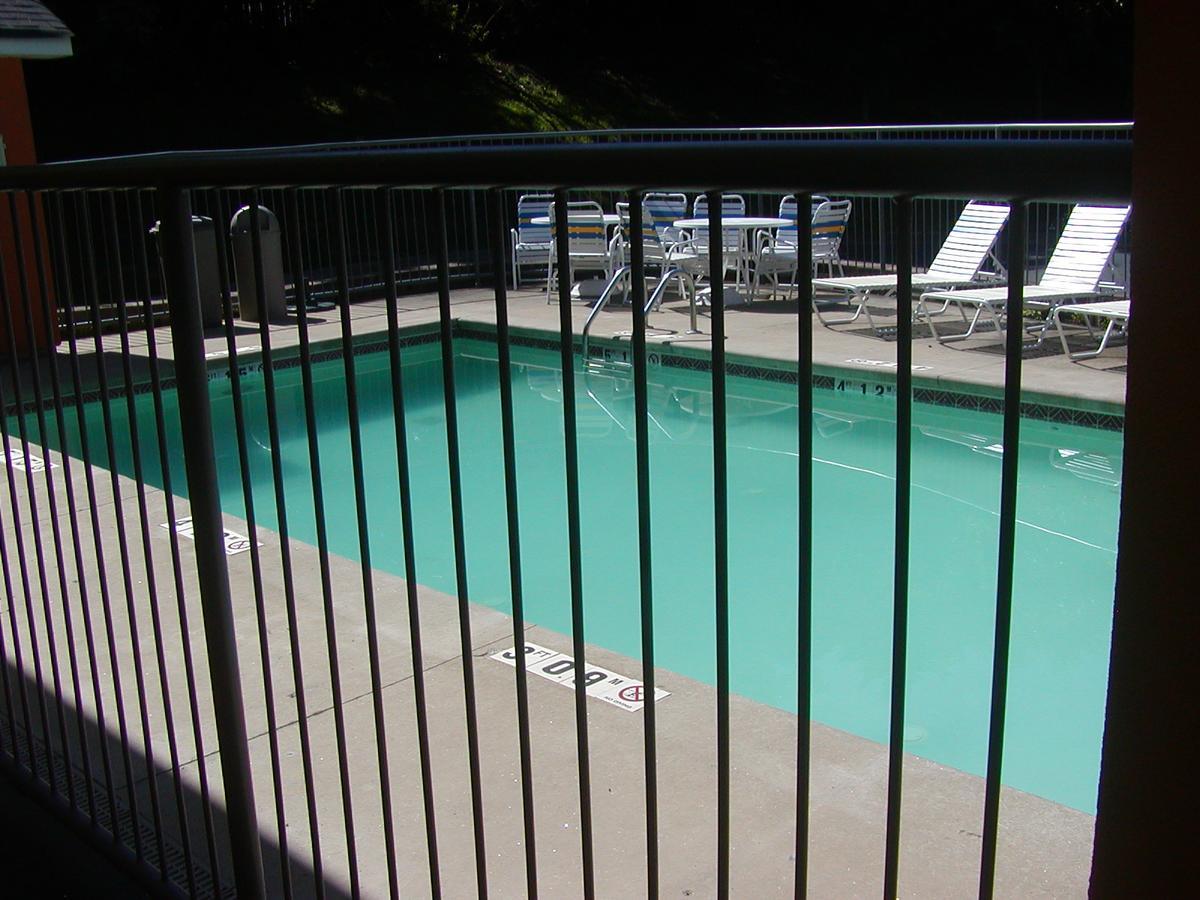 Days Inn By Wyndham Marietta White Water Kültér fotó