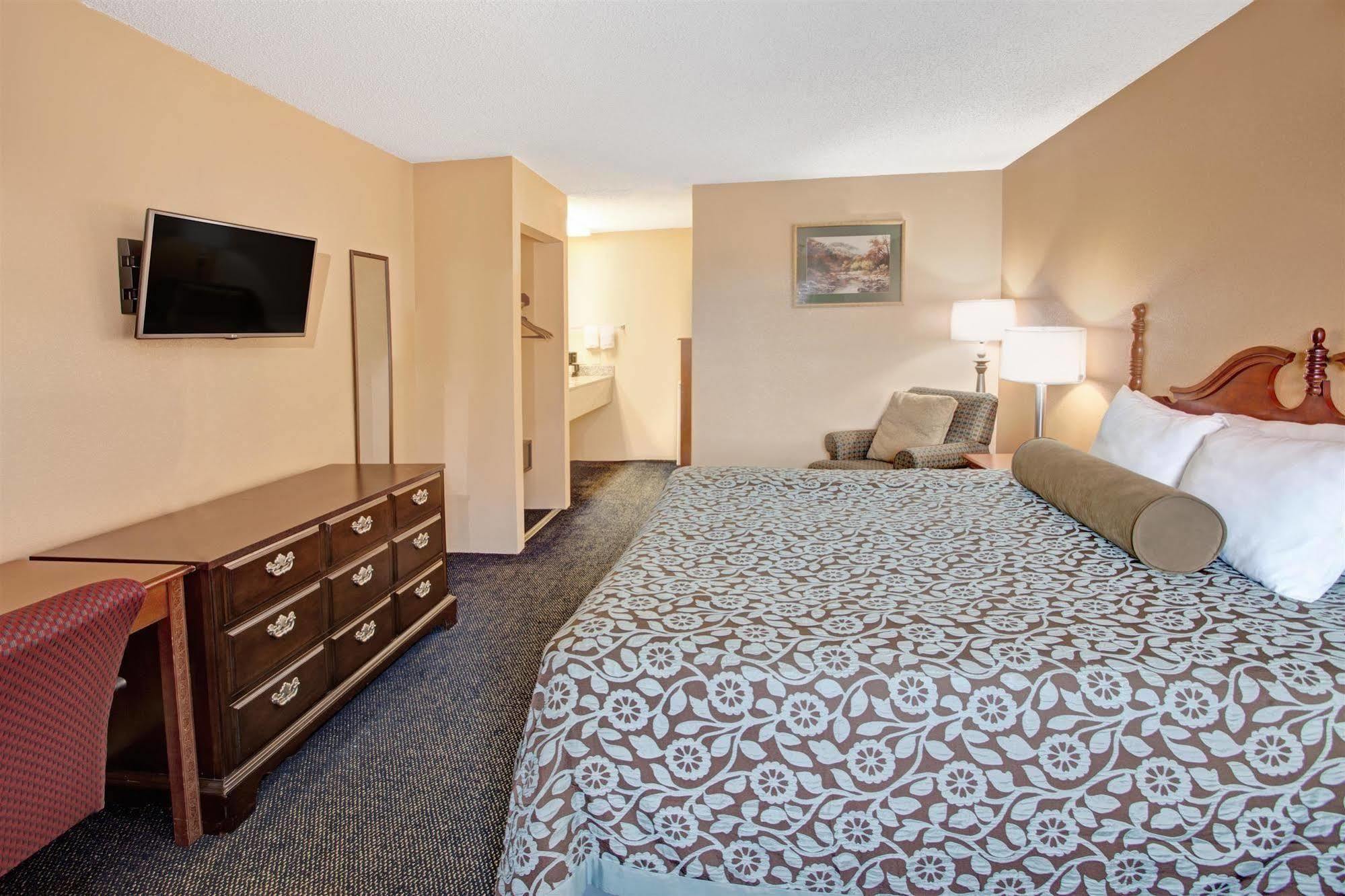 Days Inn By Wyndham Marietta White Water Kültér fotó